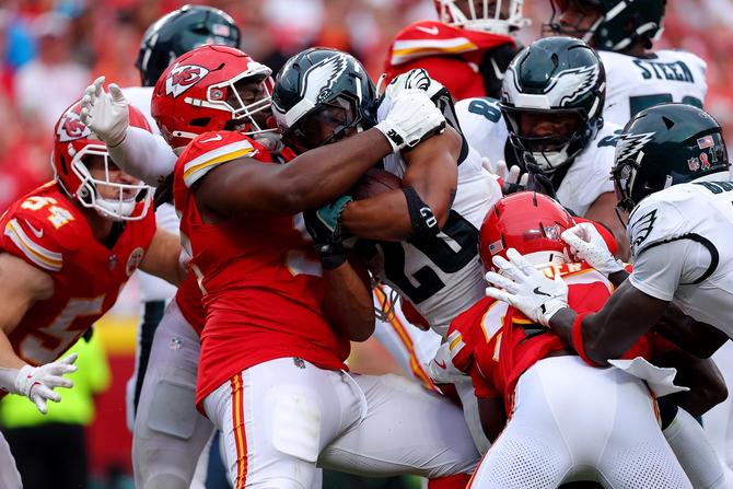 Derrick Nnadi of the Kansas City Chiefs tackles Saquon Barkley of the Philadelphia Eagles at the goal line during the fourth quarter.