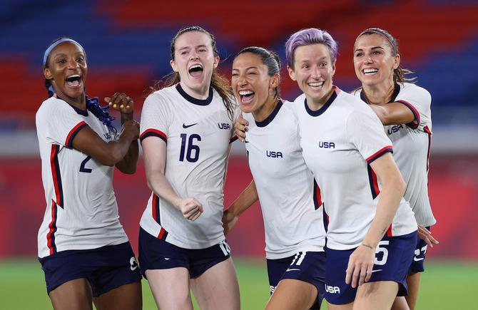 Members of the USWNT celebrating