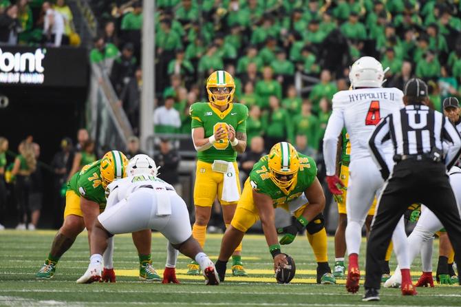The Oregon Ducks received the No. 1 ranking in the second College Football Playoff (CFP) rankings.