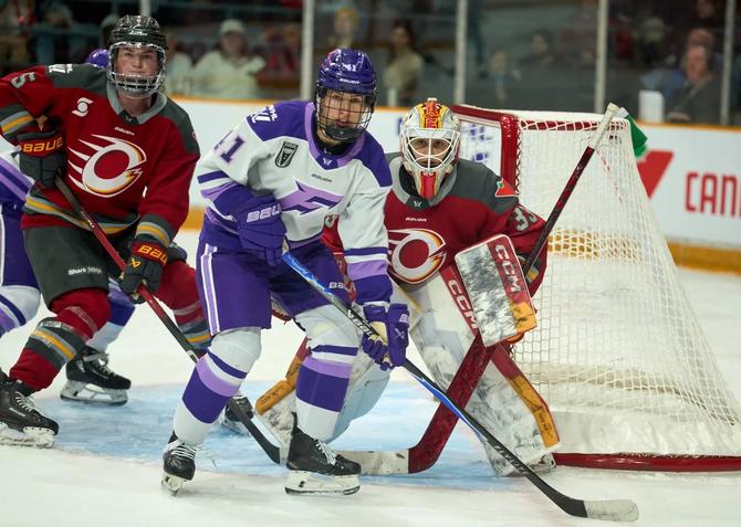 Minnesota Frost take on the Ottawa Charge.