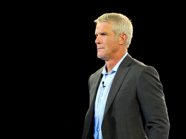 Brett Favre is back on his bullsh!t