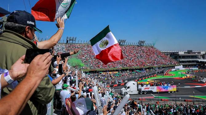 Fans cheer at the Mexican Grand Prix.