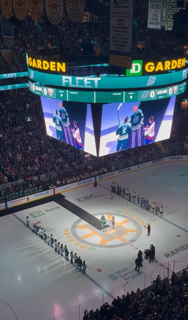 Electric atmosphere at a sold-out TD Garden for Boston Fleet vs. Montréal Victoire! 🏒