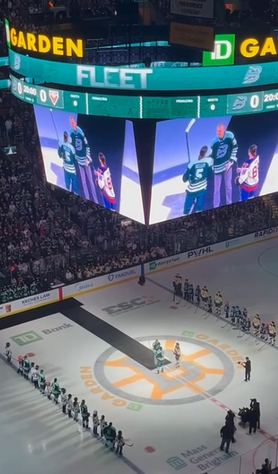 Electric atmosphere at a sold-out TD Garden for Boston Fleet vs. Montréal Victoire! 🏒
