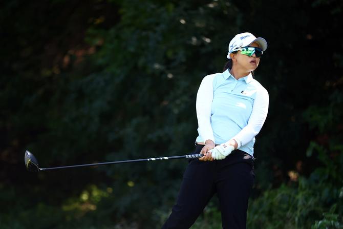 Sei Young Kim watching her shot after hitting the ball