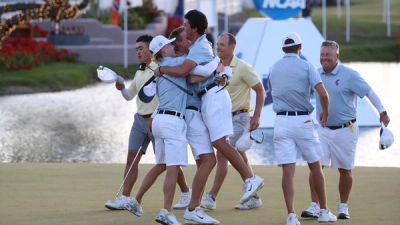 How does college golf work?