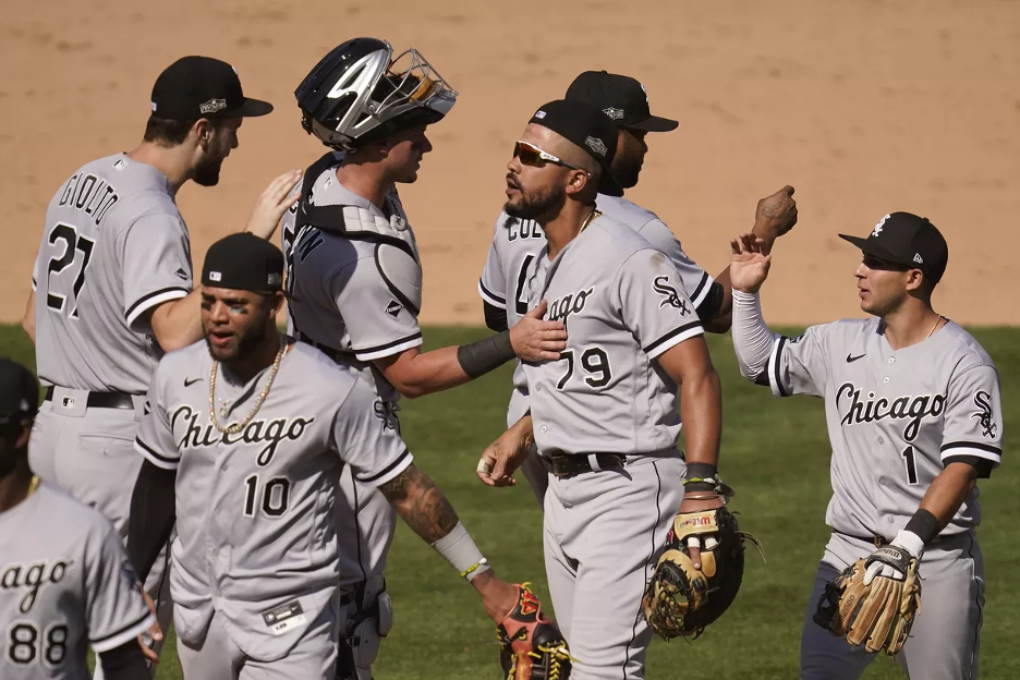 Cubs, White Sox Could Advance With Win Today