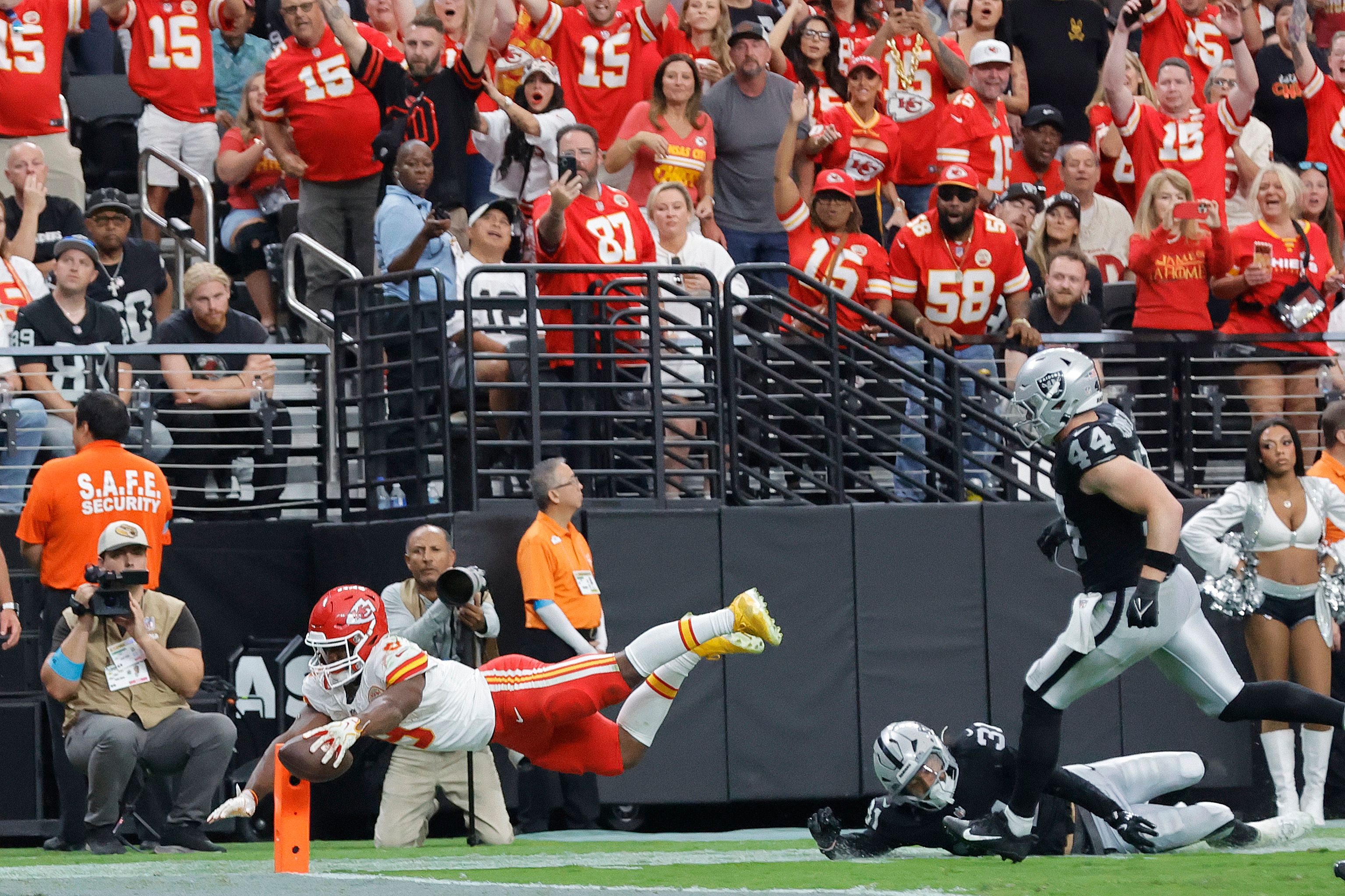 🏈 The Weekly Blitz: The Prophecy (The GIST’s version)