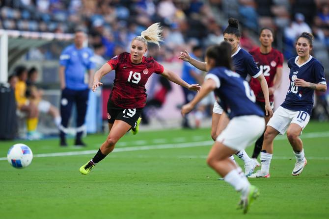 No. 10 CanWNT forward Adriana Leon breaks away during Canada’s W Gold Cup group stage game against No. 50 Paraguay.