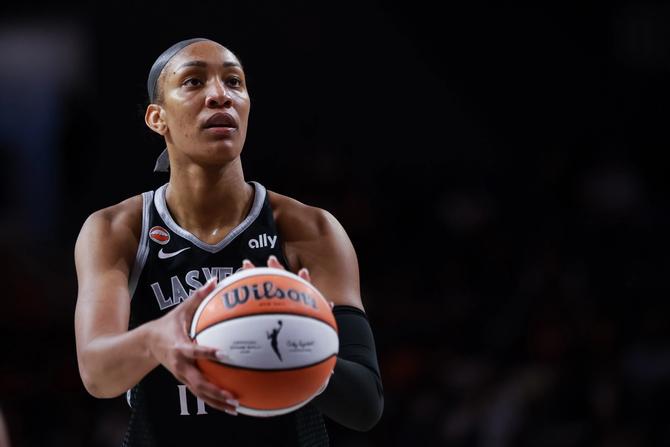 Las Vegas Ace A’ja Wilson shoots the ball.