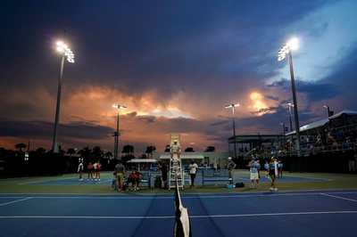 How does college tennis work?