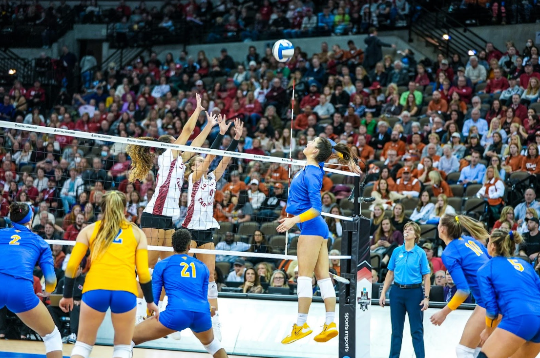 NCAA Women's volleyball national semifinal - No. 1 Texas Longhorns defeat No. 2 San Diego Toreros