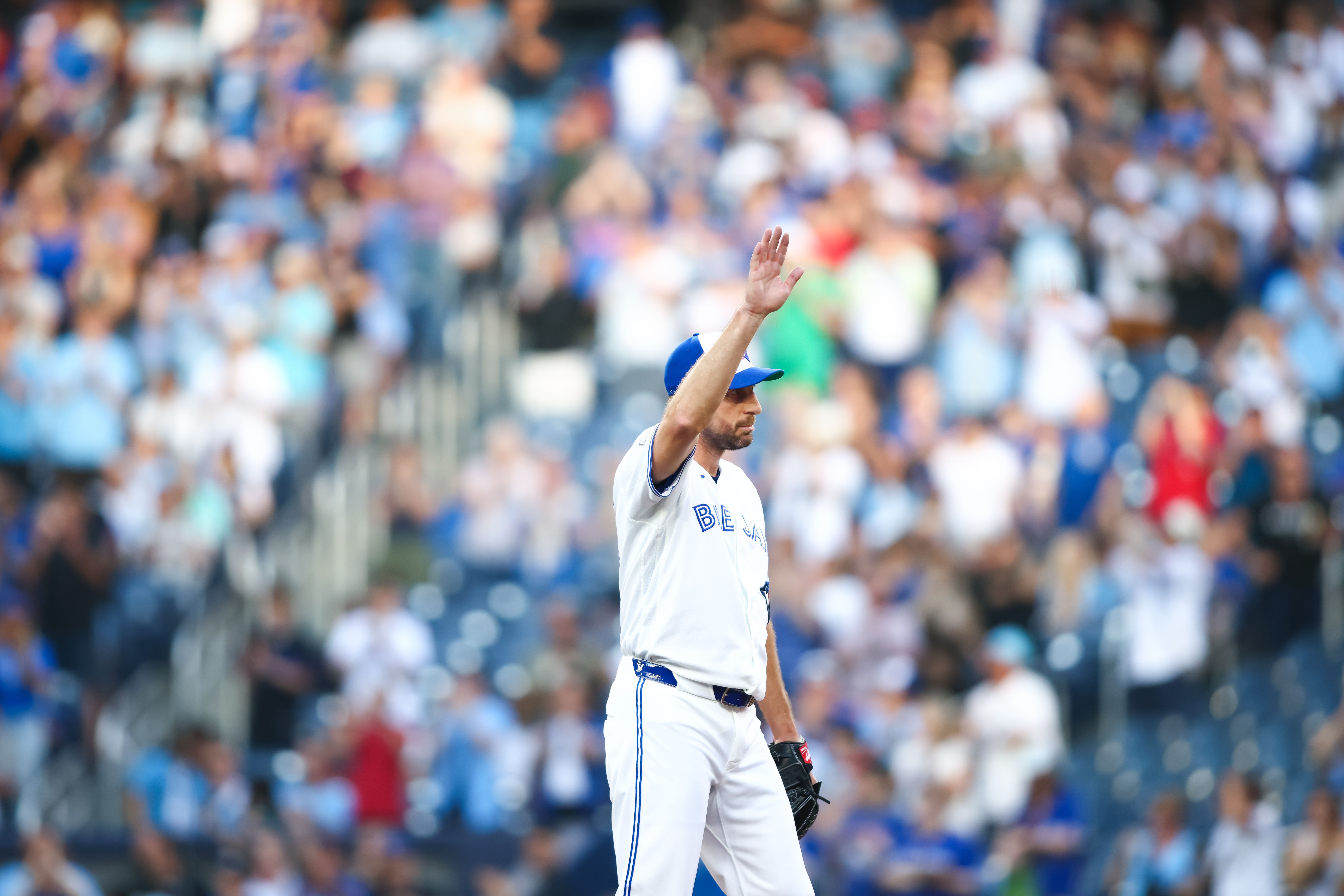 Max Scherzer waves to the crowd