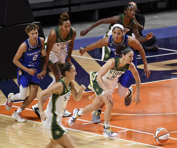 Seattle: Storm Continue Unbeaten Streak on the Road