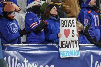 A Heisman Trophy explainer, way-too-early NFL award predictions & a dive into the Women’s Lacrosse League