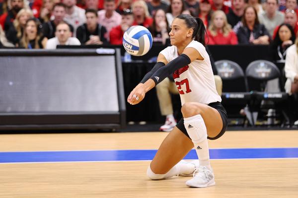 NCAA women’s volleyball season opens with two top-10 matchups