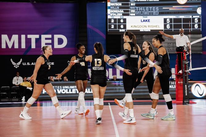 Athletes Unlimited Volleyball teammates gather together during a scrimmage on September 28, 2024.