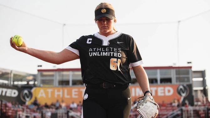 AU Pro Softball pitcher Lexi Kilfoyl in the circle.