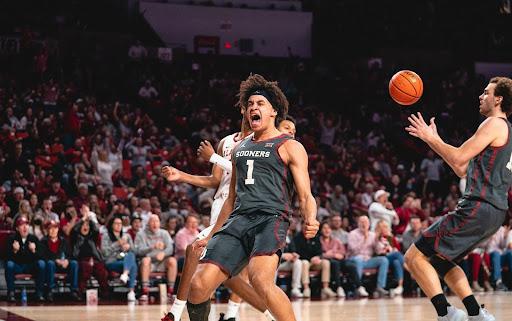 Unranked teams dominate NCAA men's hoops weekend