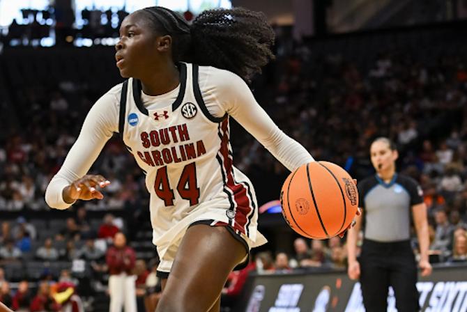 South Carolina freshman Agot Makeer dribbles the ball