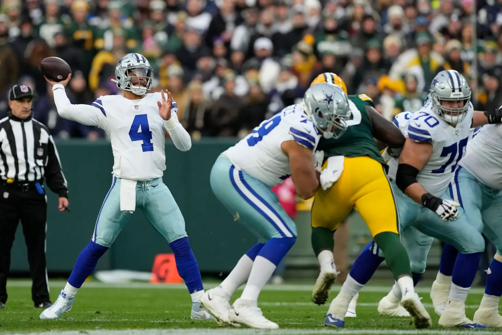 Dallas Cowboys quarterback Dak Prescott throws a pass against the Green Bay Packers