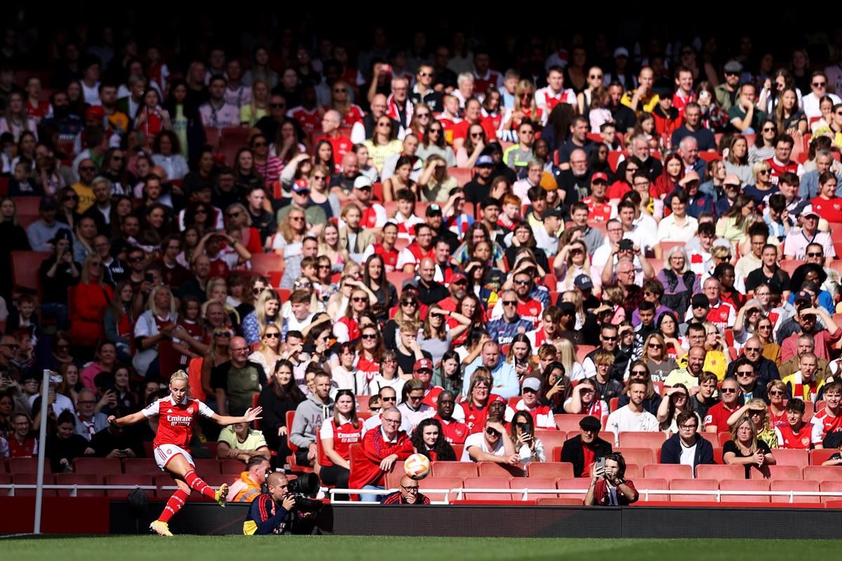 Arsenal vs. Tottenham broke WSL's attendance record with 47K fans at the North London Derby