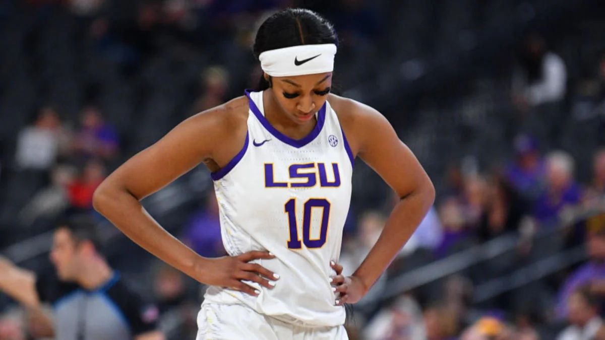 Second straight loss adds tumult to LSU women’s basketball’s national title defense 