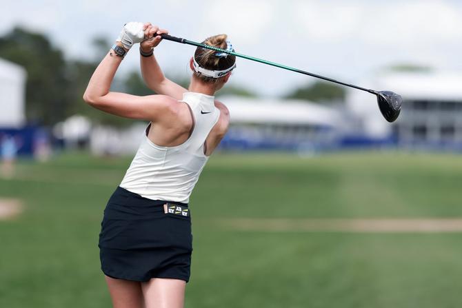 Nelly Korda swings