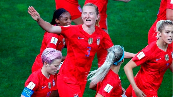 Sam Mewis is USWNT Player of the Year