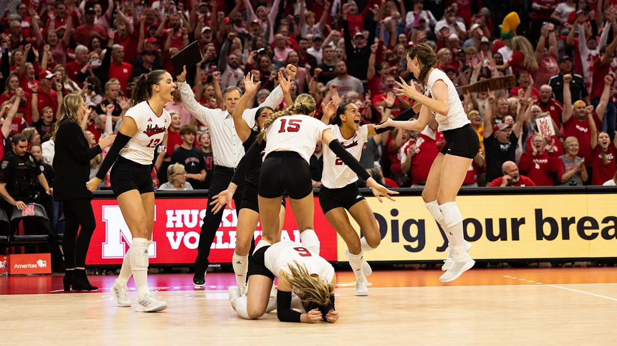 Nebraska wins five-set thriller over Wisconsin to stay undefeated