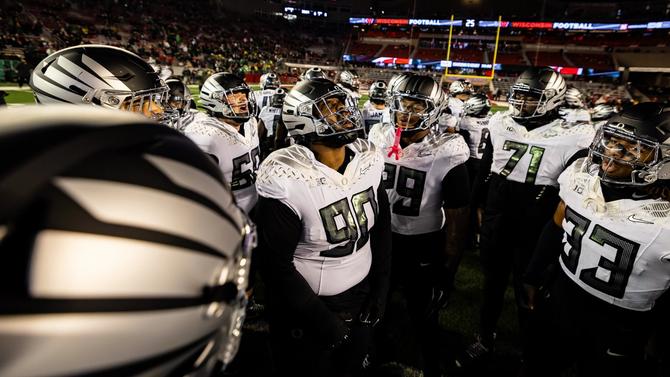 The No. 1 Oregon Ducks celebrate during a game.