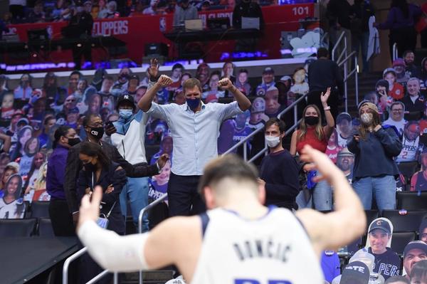 Dallas: Luka Doncic shines as Mavericks win and move on to Game 3