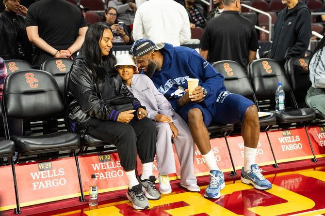LeBron James plays with his daughter Zhuri at The Chosen-1's Invitational at Galen Center