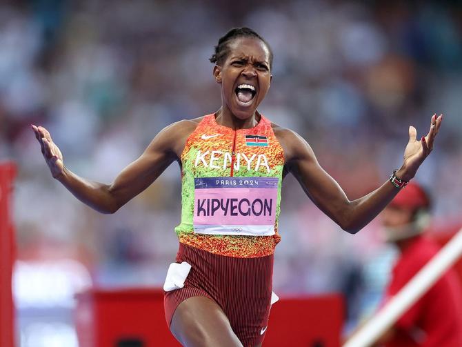Faith Kipyegon runs at the Paris Olympics.