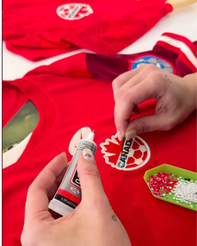 We worked with our pals at BMO to host our first-ever jersey upcycling workshop. So crafty, so creative.