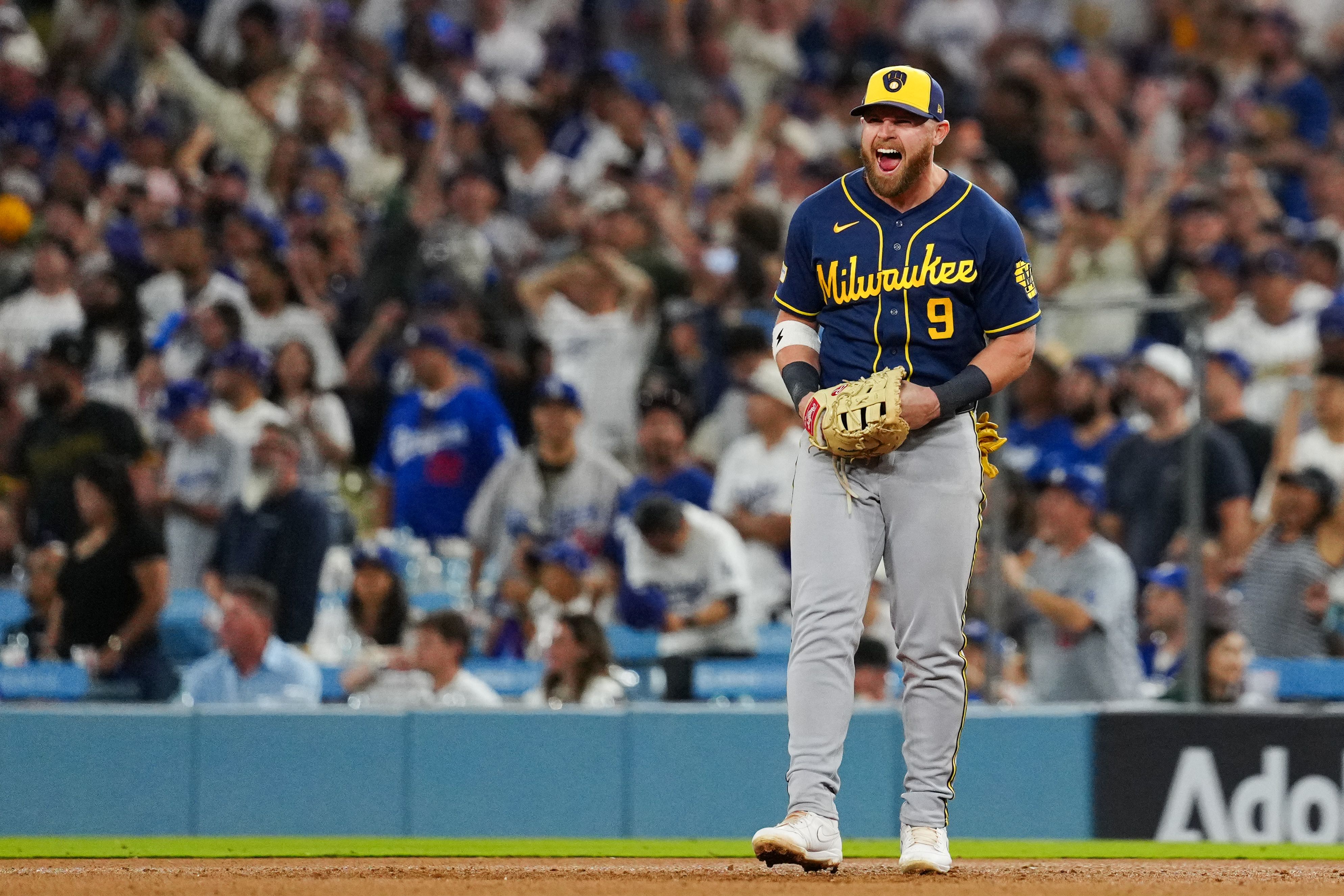 Milwaukee Brewers sweep two-time defending champ LA Dodgers, advance to first World Series in 44 years