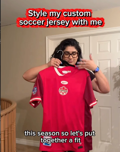 Fits with jerseys > 🤩