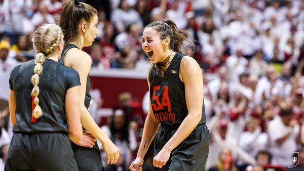 Top NCAA basketball teams fall in buzzer-beaters