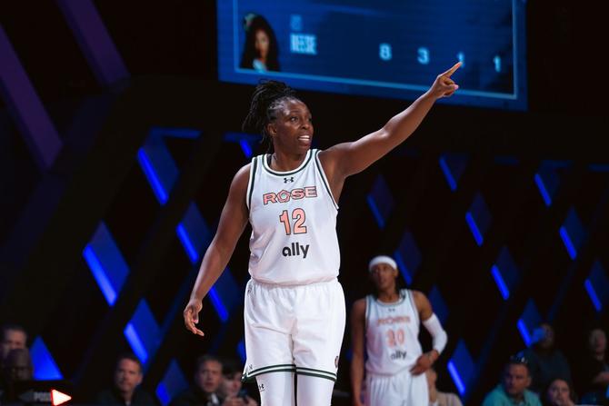 The Rose’s Chelsea Gray points to the crowd.