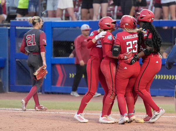 Texas and Texas Tech to meet in Women’s College World Series final