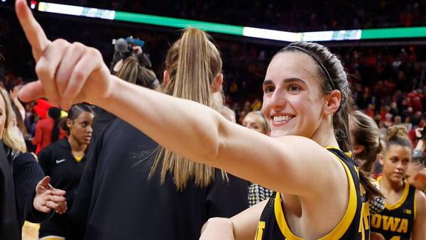 No. 6 Iowa women’s basketball superstar Caitlin Clark becomes Division Is all-time leading scorer