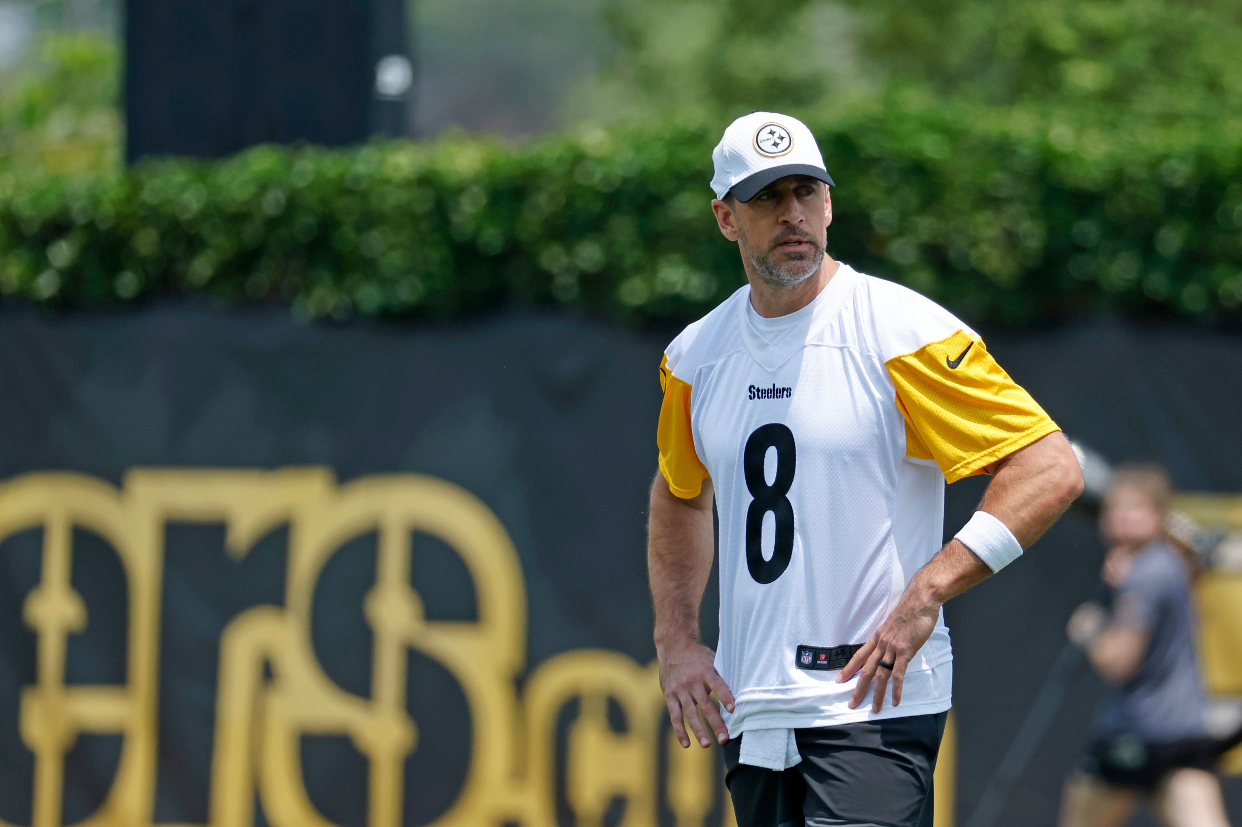  Aaron Rodgers says this is it, plus more NFL training camp stories