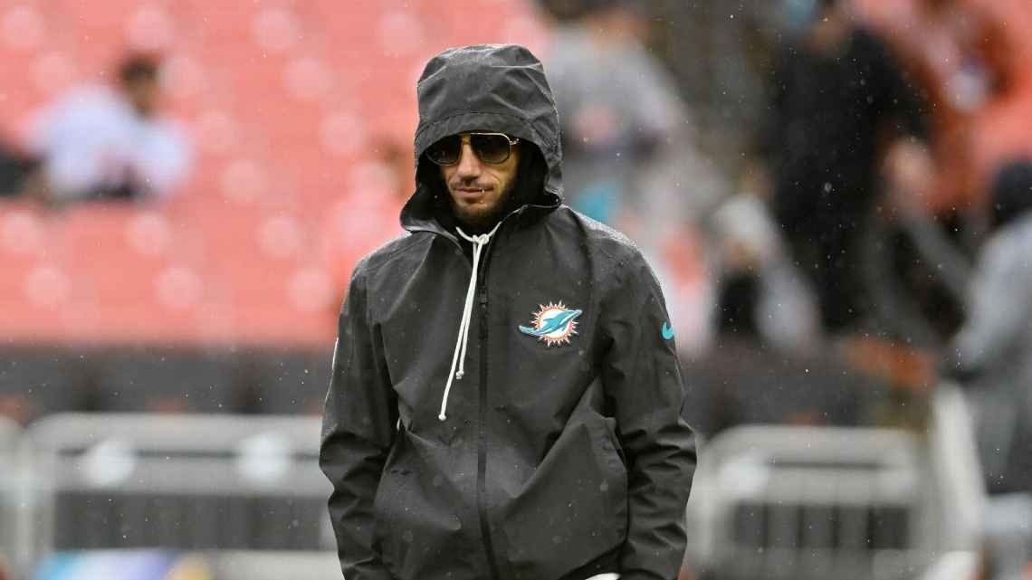 Miami Dolphins head coach Mike McDaniel in the hot seat after 1-6 start