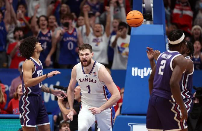 No. 2 Kansas men’s basketball star Hunter Dickinson helps his Jayhawks avoid an upset against TCU on Saturday.