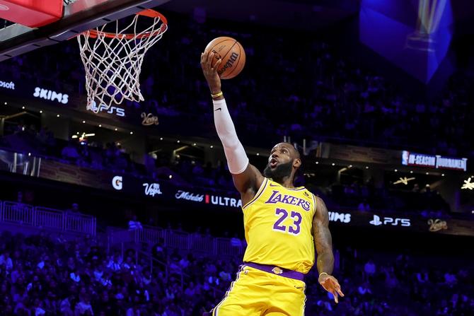 LeBron James makes a lay up against the Indiana Pacers during the first quarter of the championship game of the inaugural NBA In-Season Tournament.