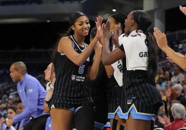 WNBA prepares for charter flight takeoff and a USTA WTF