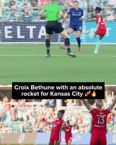 Croix Bethune with an absolute banger to double the lead for the Kansas City Current. 👏🔥