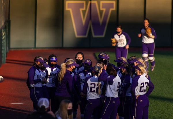 Seattle: UW Softball advance to next round