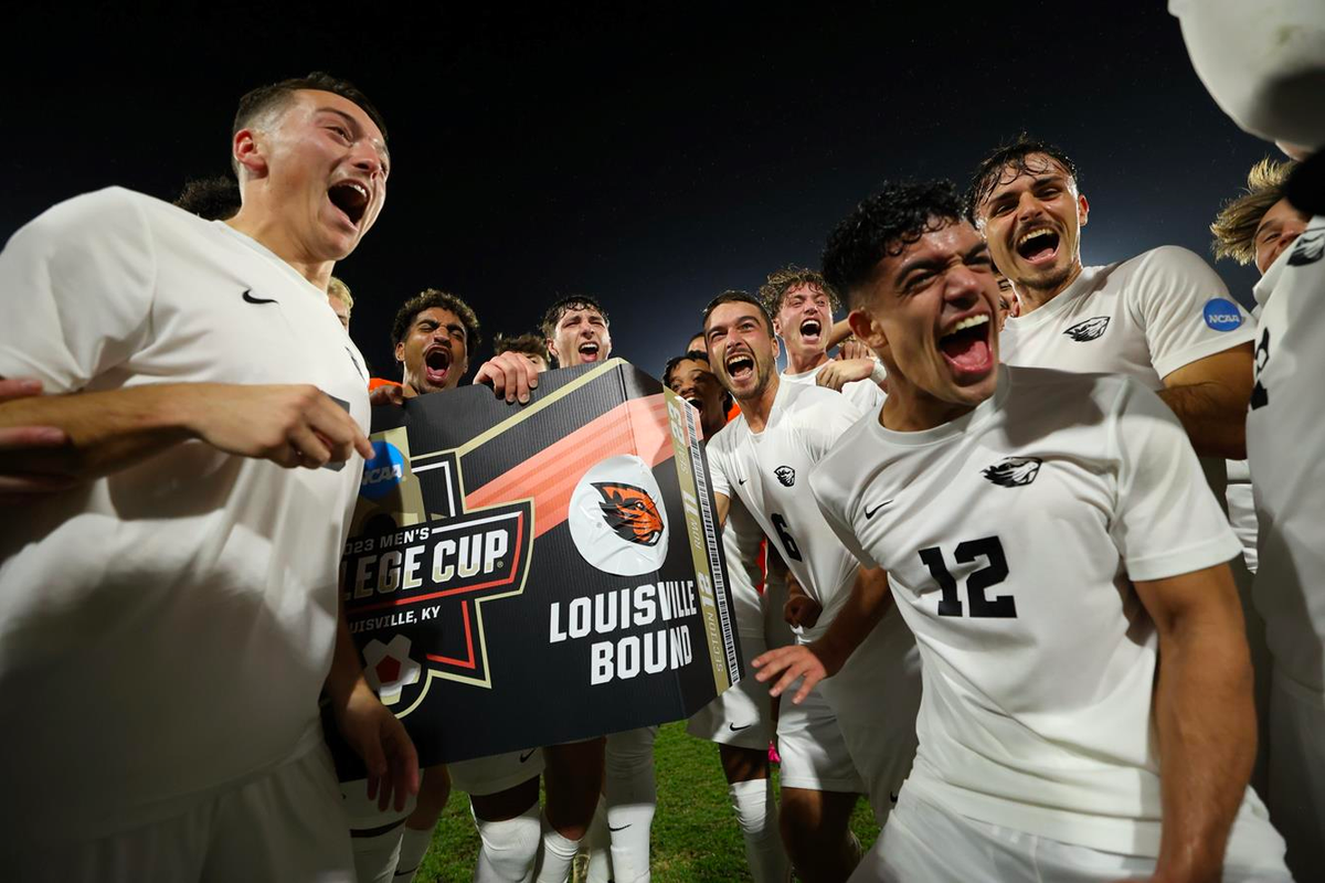 Who will advance to the men's College Cup finals?