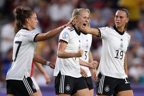 Governing bodies still reluctant to close pay gap in women's soccer